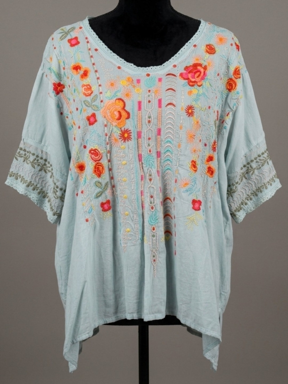 Johnny Was Embroidered Light Blue Boho Women's Top Size Medium. Excellent Cond